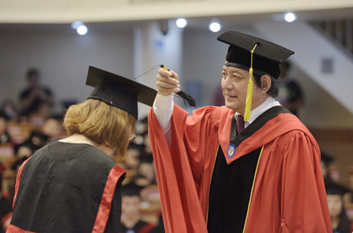 Graduate bachelor degree awarding ceremony_Praithful Graduation Ceremony Collection Ceremony Process_