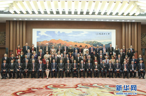 Gu Bin, A Special Professor Of Our School, Won The 2016 Chinese Government Friendship Award